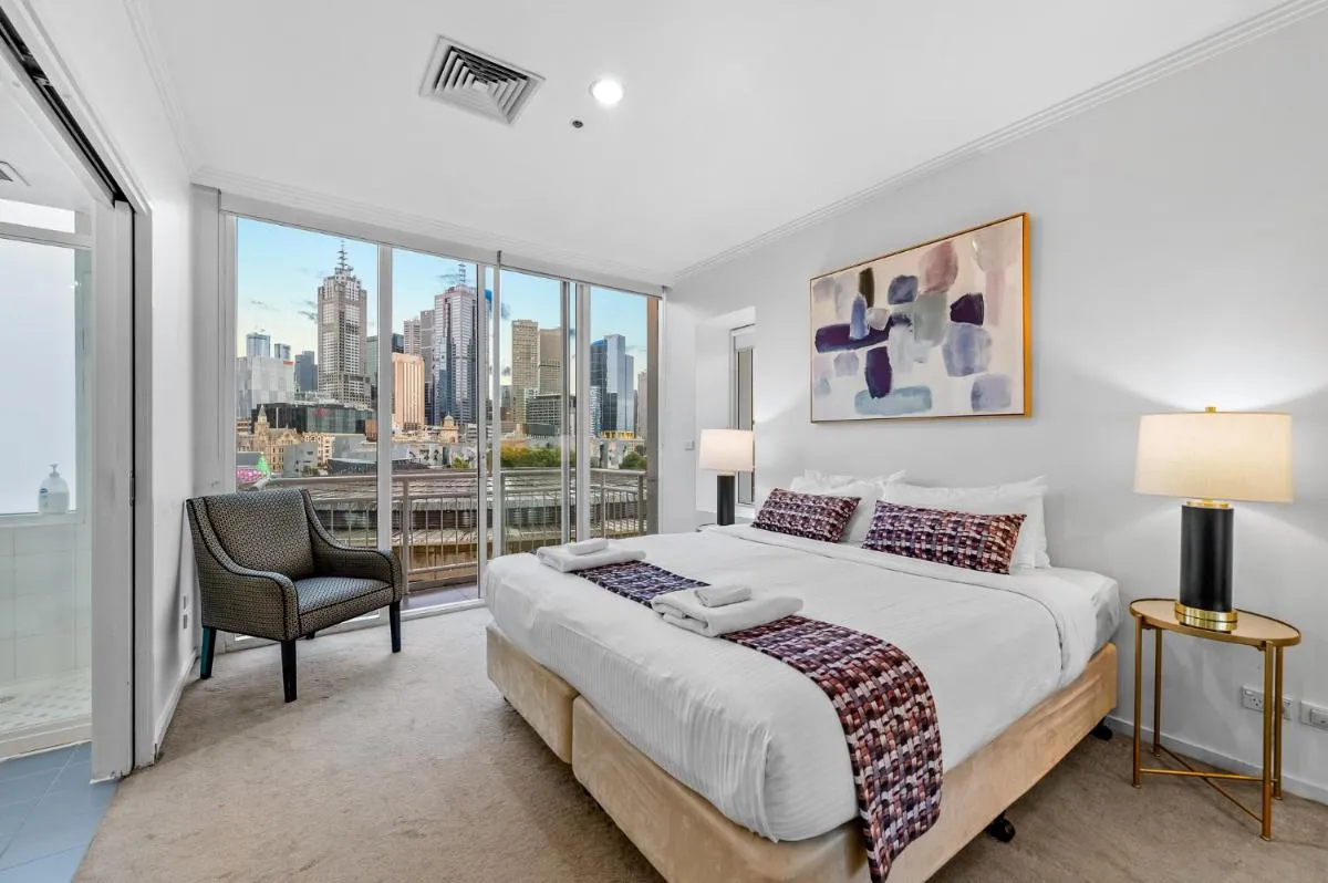 Image 1 of Exclusive Stays – Southgate 28
