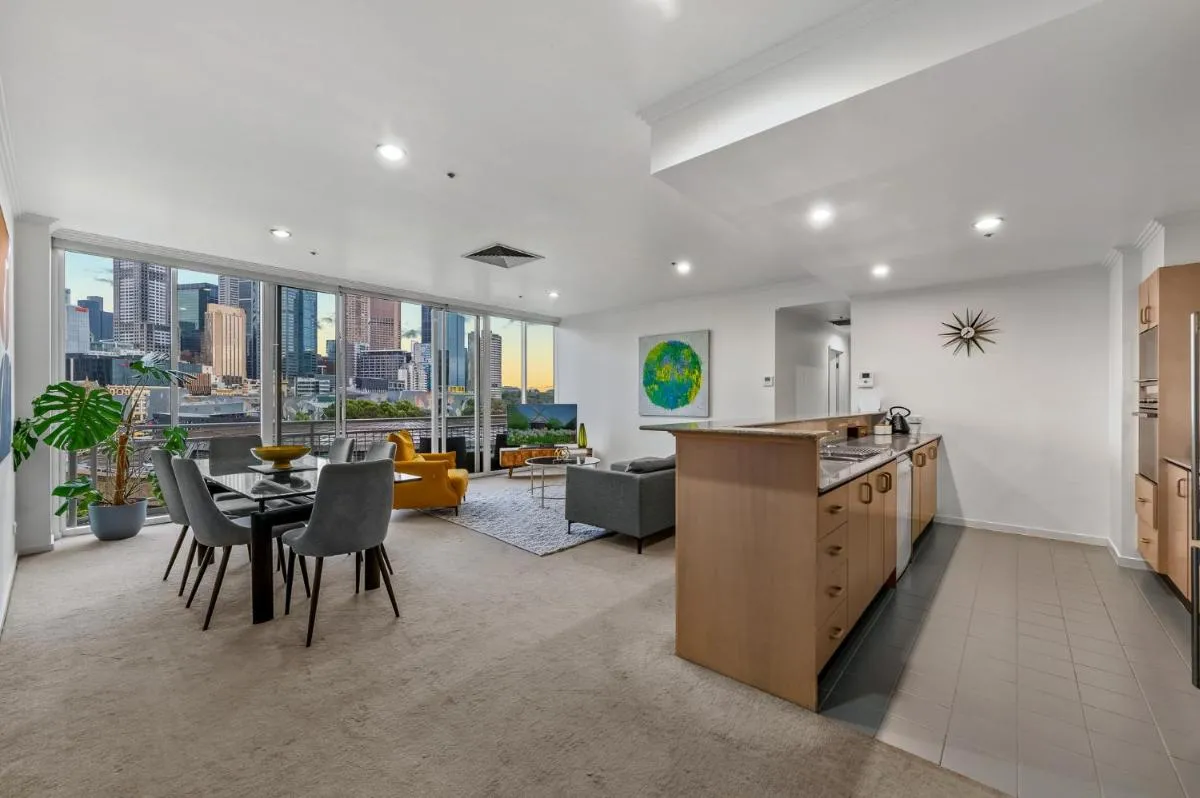 Image 3 of Exclusive Stays – Southgate 28