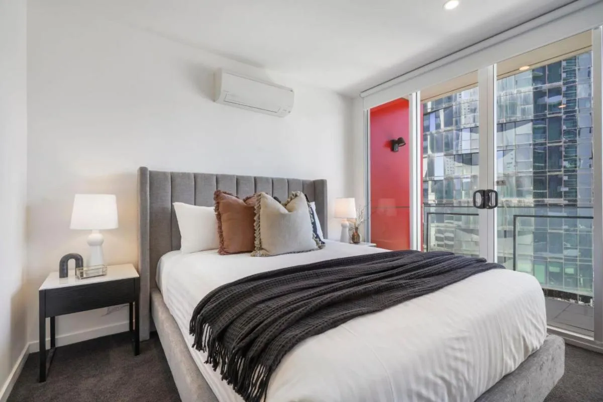 Image 4 of Exquisite Sky Home in Southbank