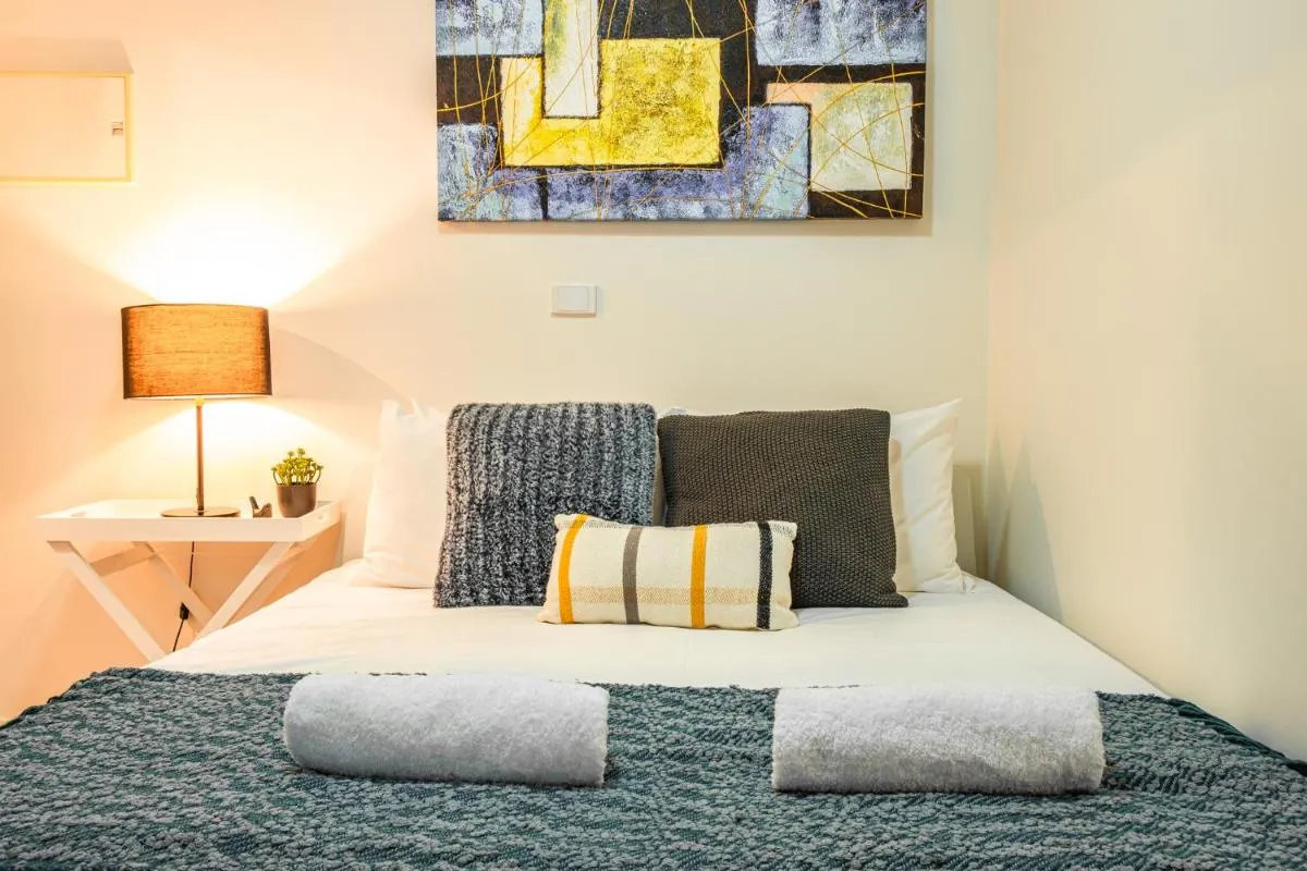 Image 1 of Extremely Convenient 1br1ba Nest In Melbourne Cbd