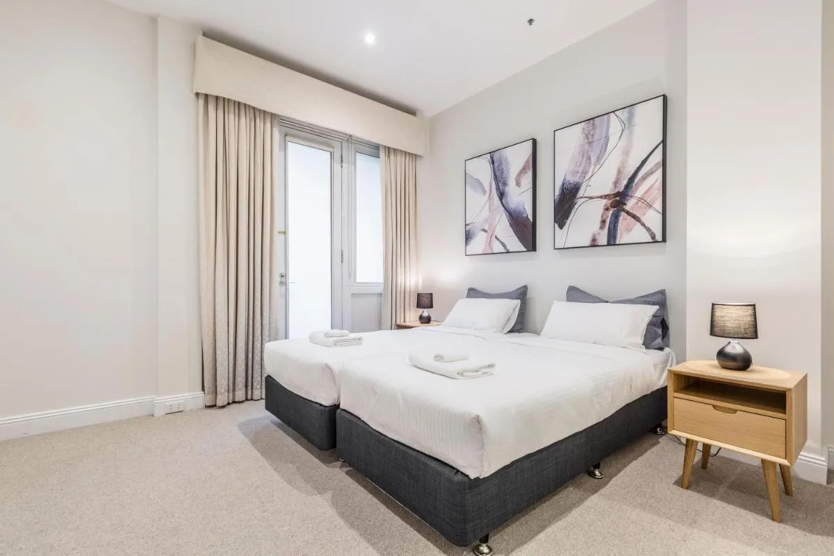 Image 6 of Fabulous Collins Street Luxury 2 BR Apartment