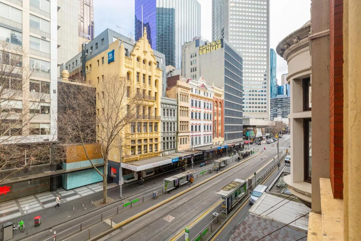 Image 5 of Fabulous Collins Street Luxury 2 BR Apartment