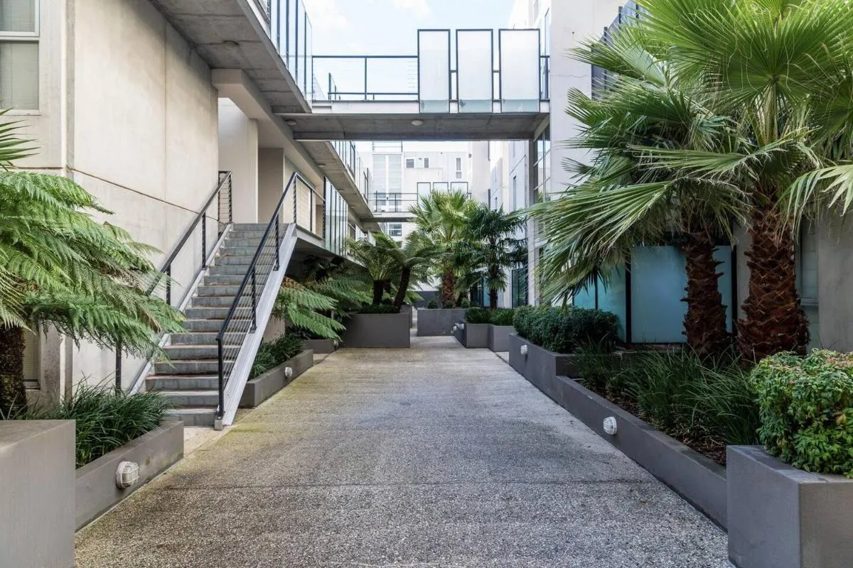 Image 5 of ‘Fitzroy Max’ Easygoing Urban Pad off Brunswick St