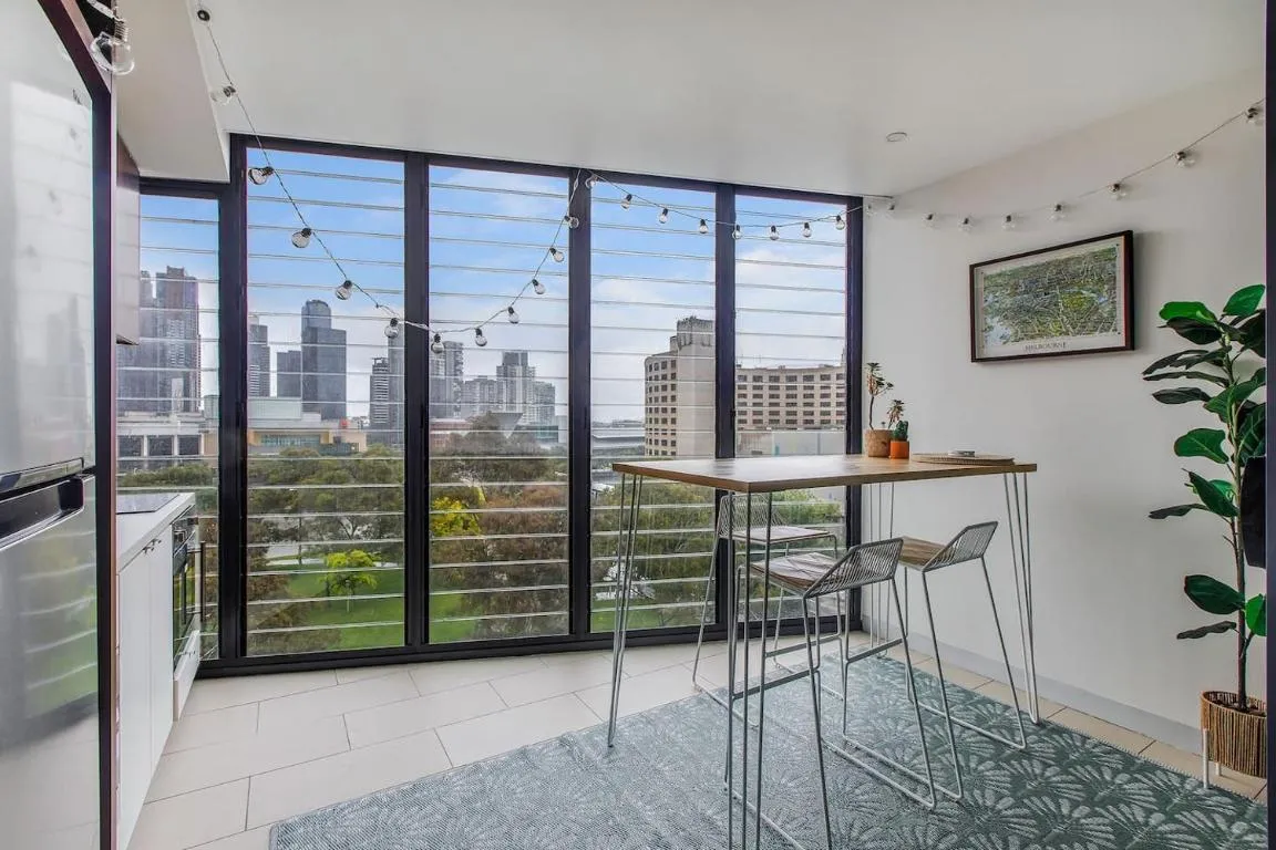 Image of Flinders Keepers – Chic Cityscape Kaleidoscope