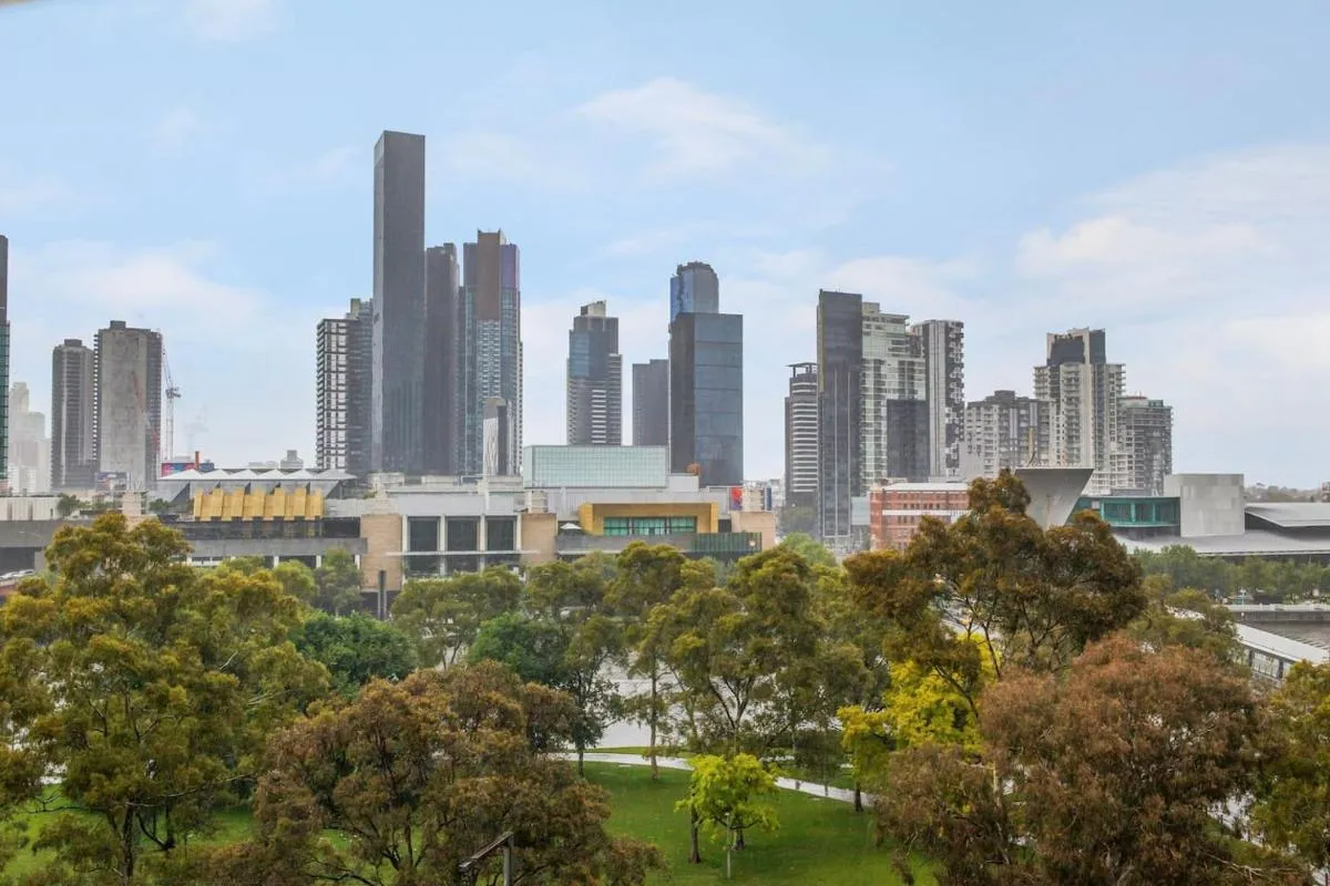 Image 5 of Flinders Keepers – Chic Cityscape Kaleidoscope