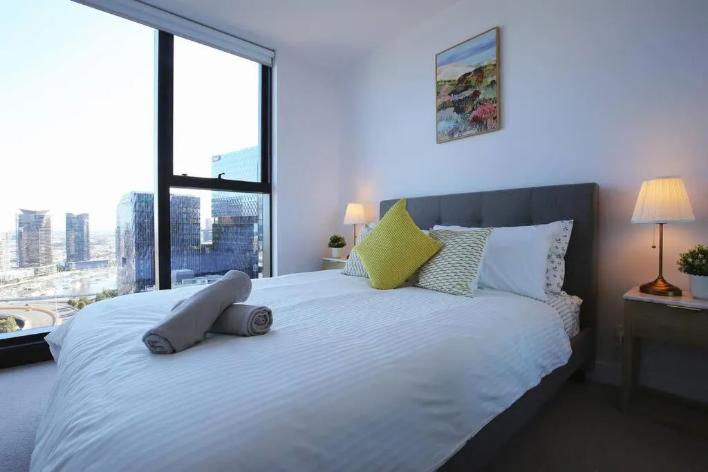 Image 1 of Glamorous 2BR Apt with Ocean & River Views & Free Parking