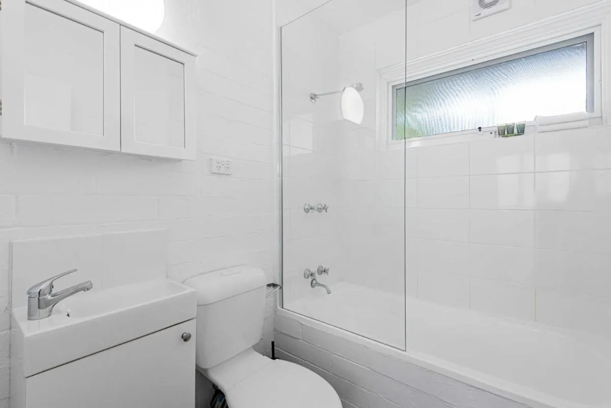 Image 2 of Gorgeous 1-Bed Apartment near Melbourne Uni