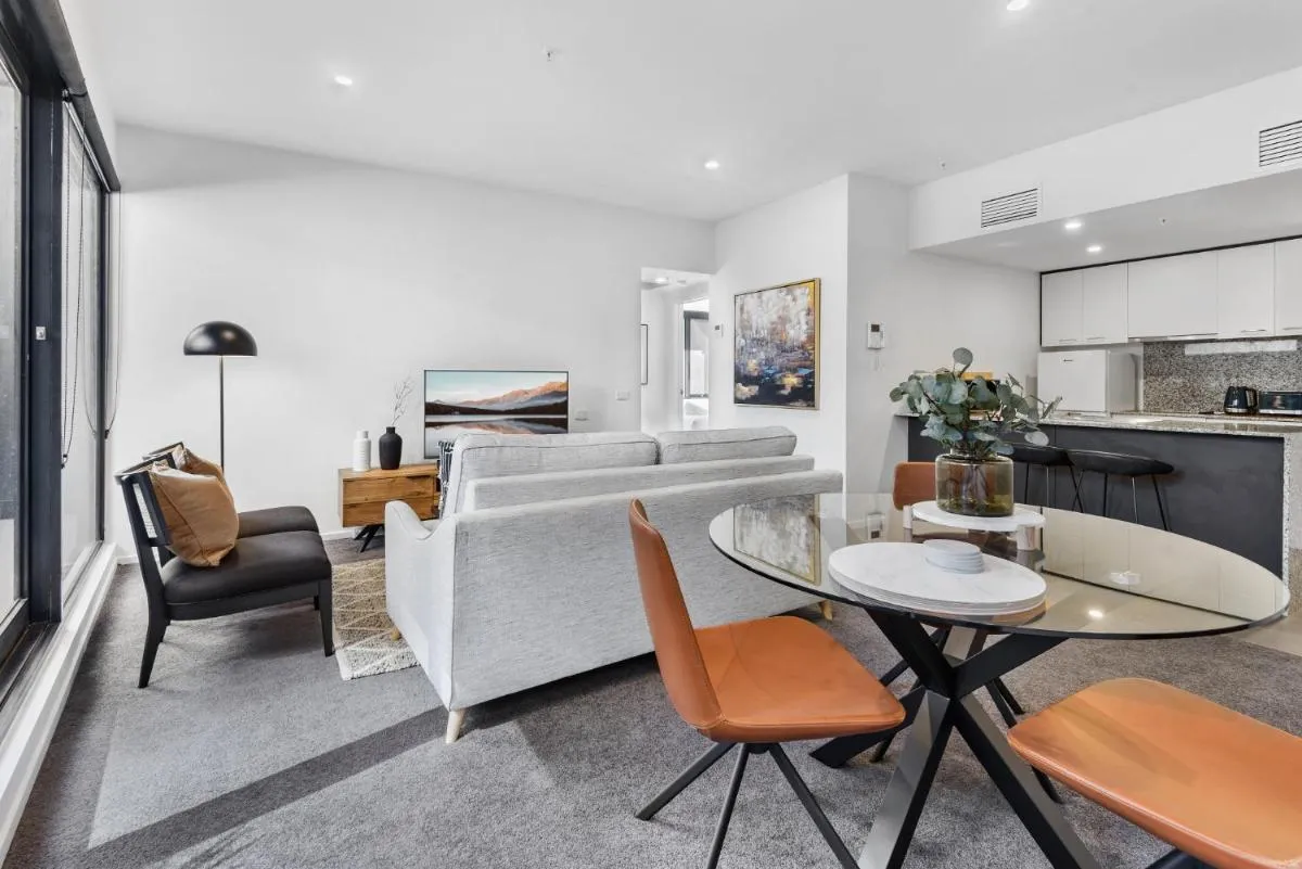 Image 3 of Gorgeous 3-Bed in Melbourne’s East End