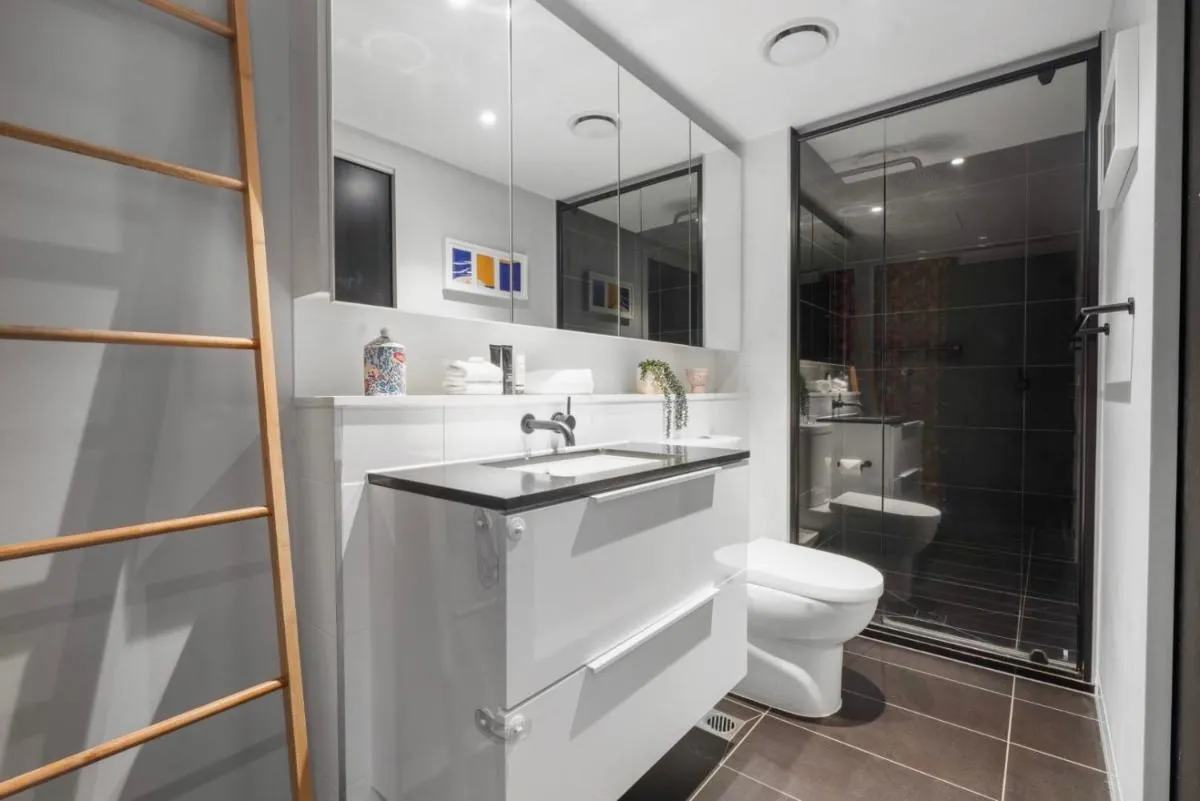 Image 2 of Gorgeous flat in Brunswick East with pool, gym and rooftop