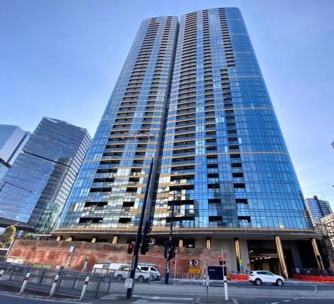 Image 6 of Great location 2B1B free parking