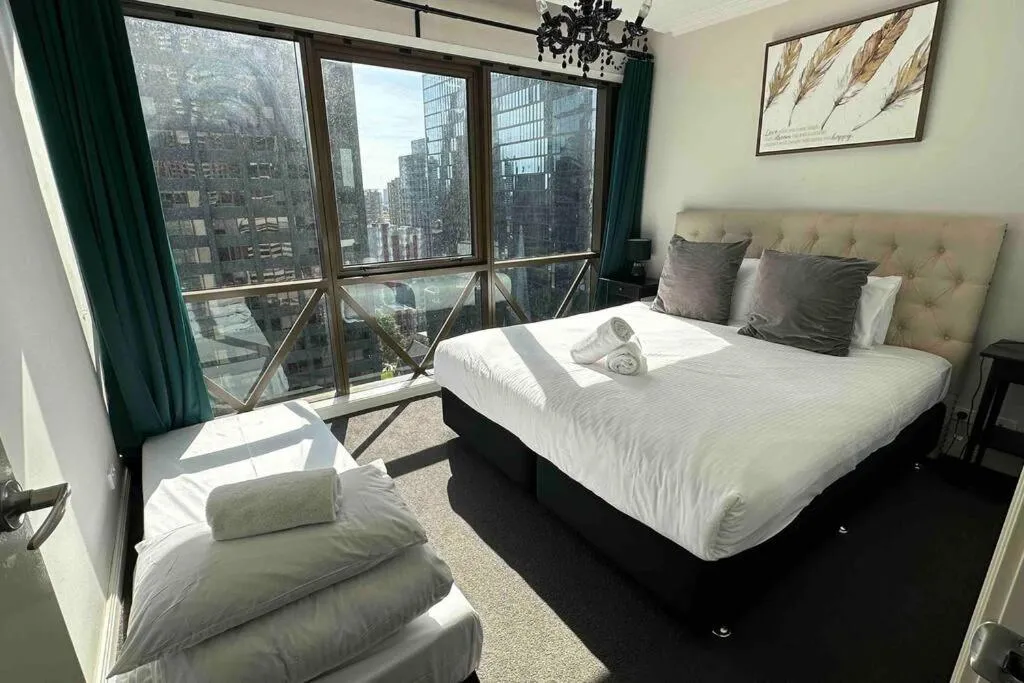 Image 1 of HeartCBD LUX Top Floor 2 Bedroom /Pool/Spa/GYM