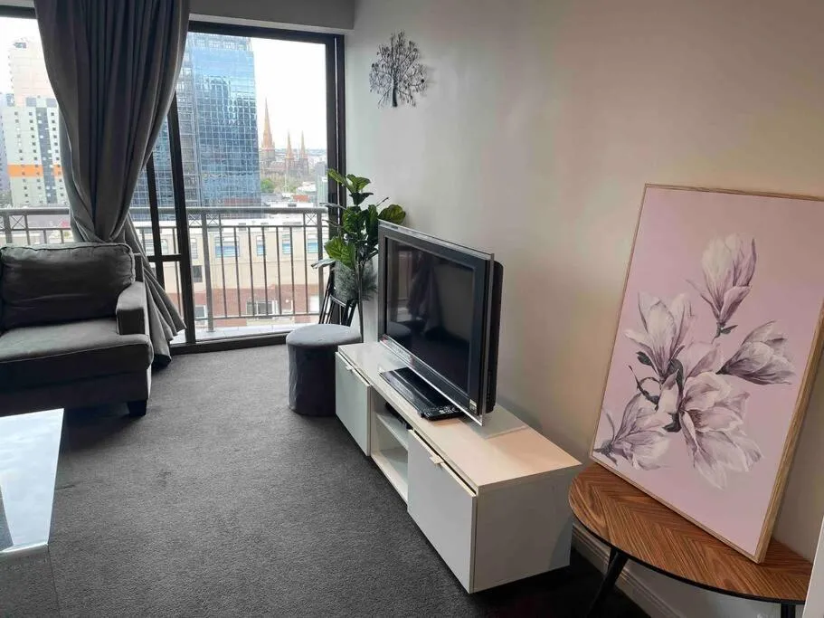 Image 5 of HeartCBD LUX Top Floor 2 Bedroom /Pool/Spa/GYM