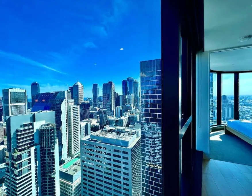 Image 4 of Highrise best location 2baths