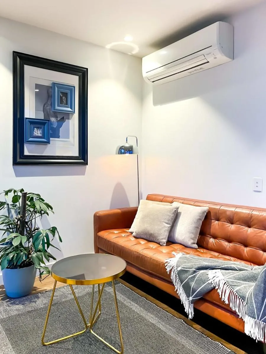 Image 4 of High-rise condo in Melbourne CBD