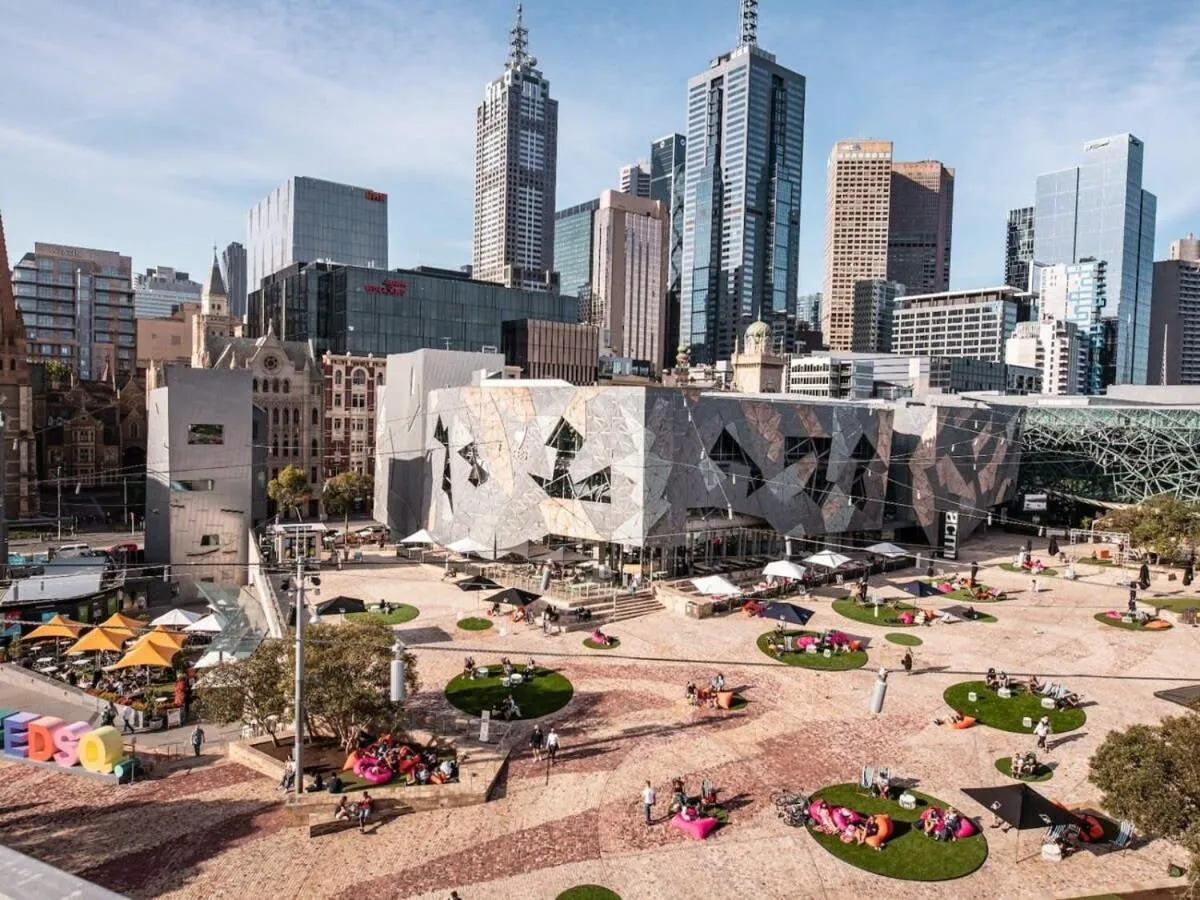 Image 5 of High-rise condo in Melbourne CBD
