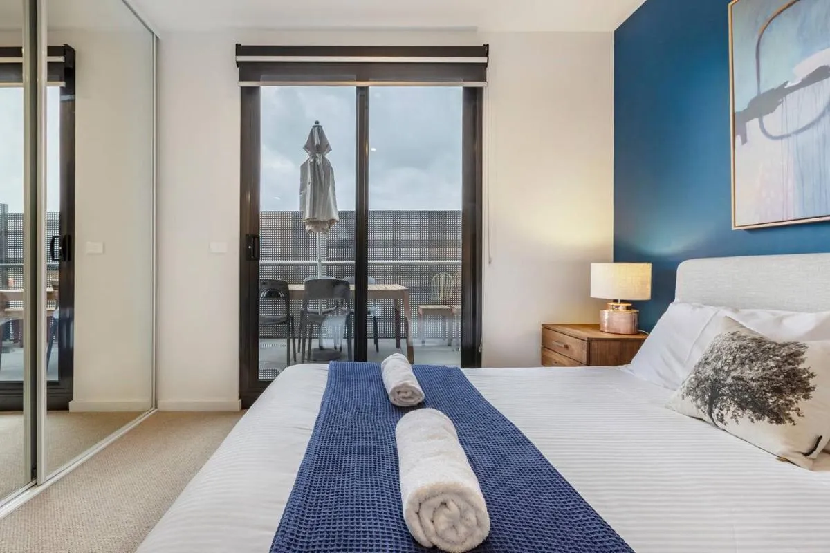 Image 1 of Hip off High Street – A Vibrant Balcony Escape