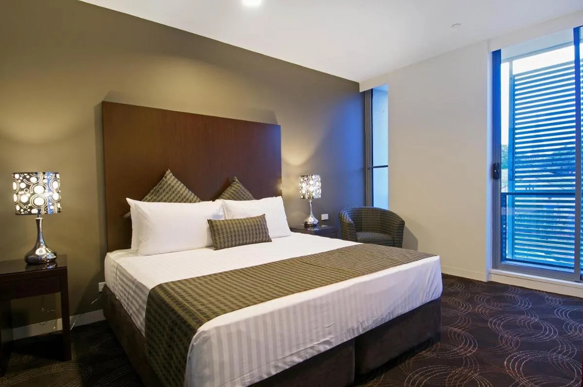 Image 6 of Hotel 115