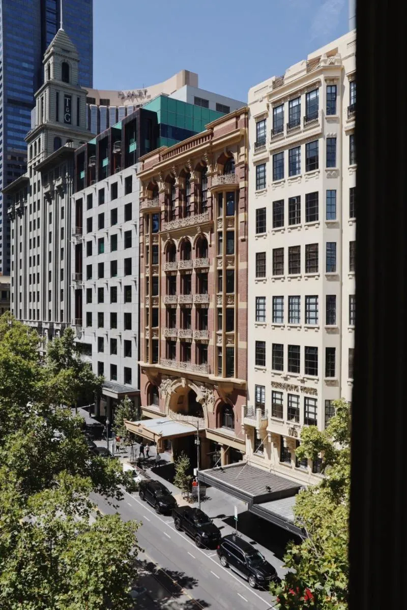 Image 4 of Hotel Collins