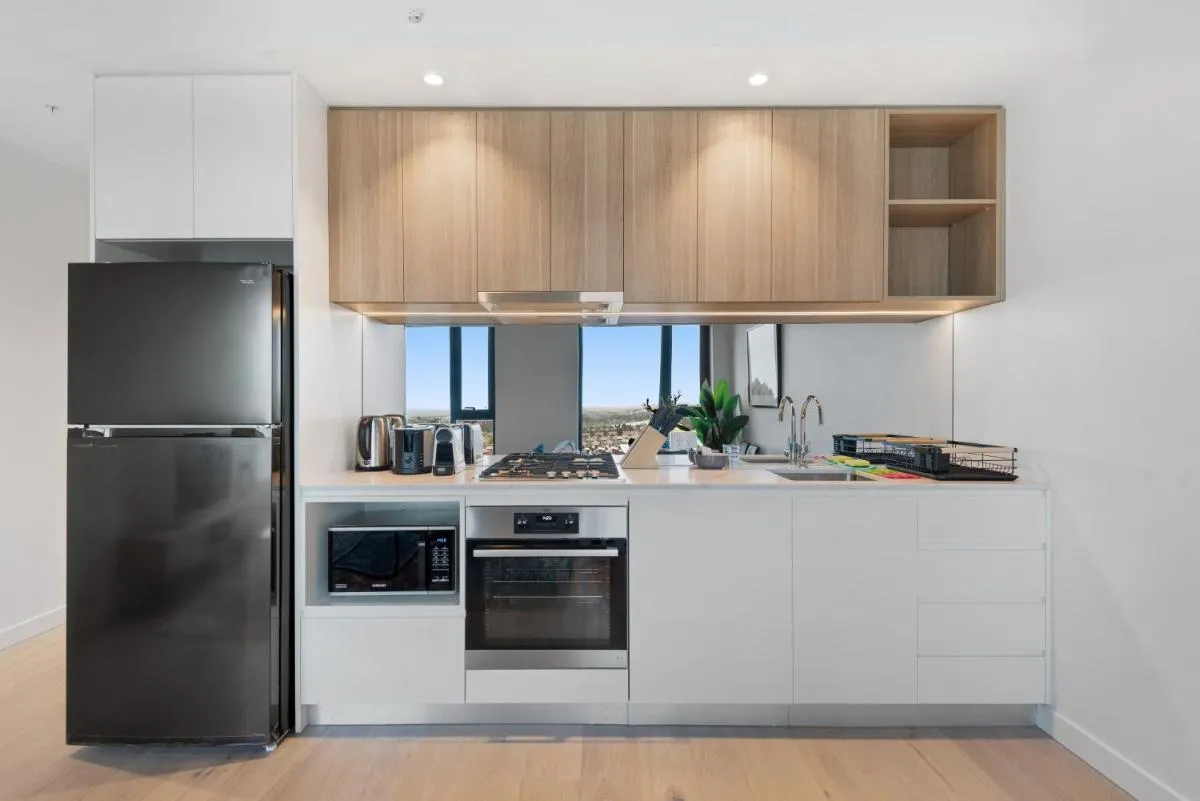 Image 4 of Inner City 2-Bed with Pool, BBQ & Gym