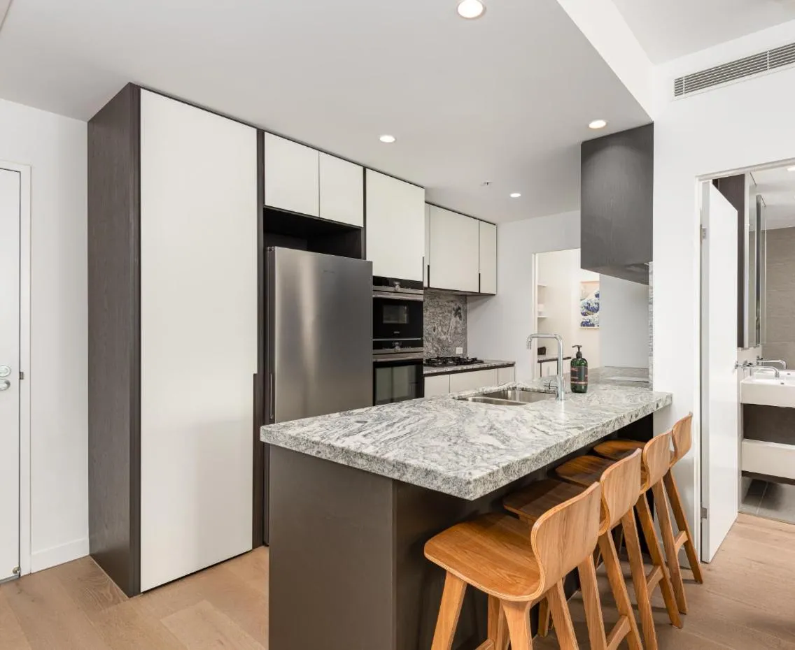 Image 4 of Irresistible 3br2ba Apt West Side Place