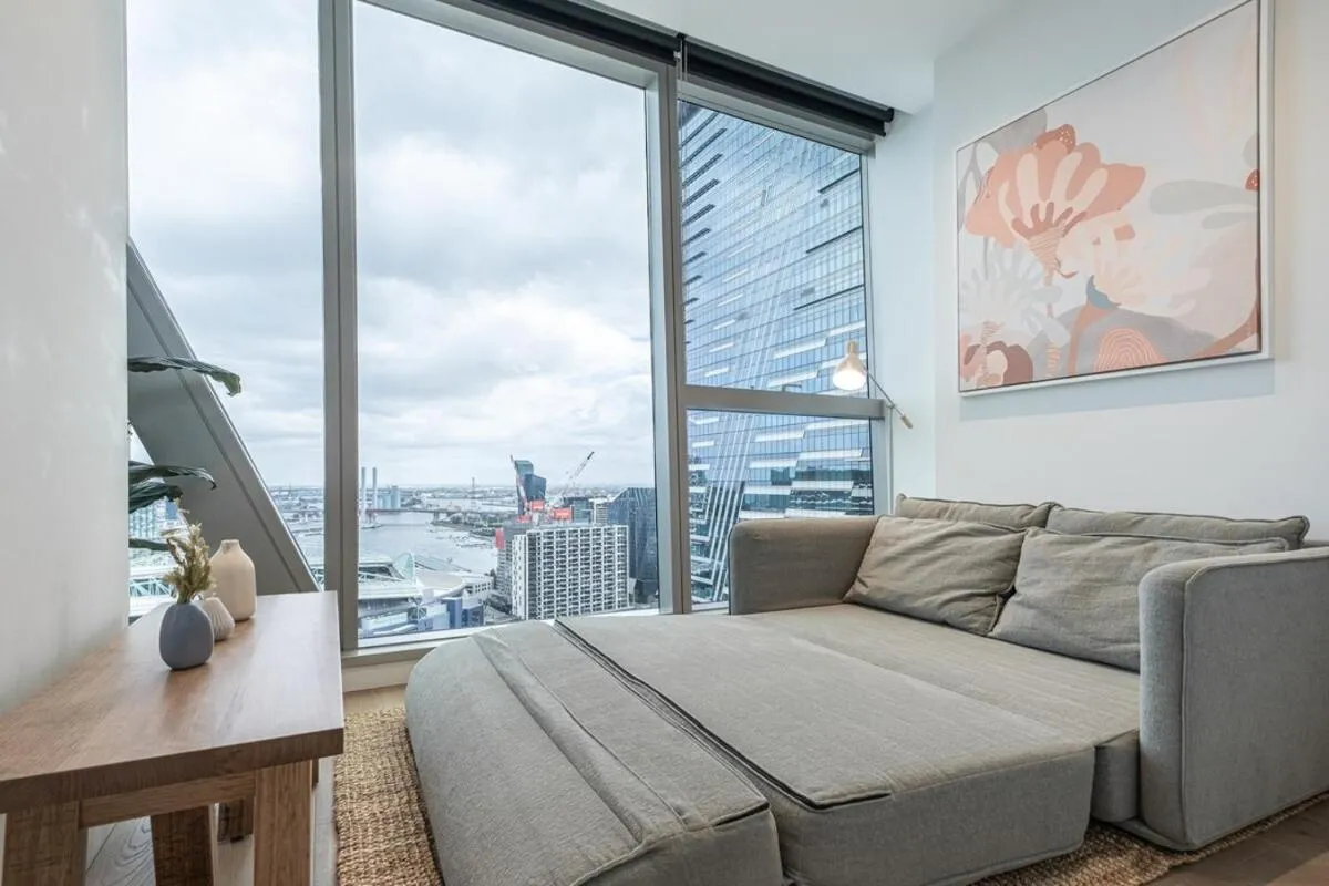 Image 1 of Irresistible 3br2ba Apt West Side Place
