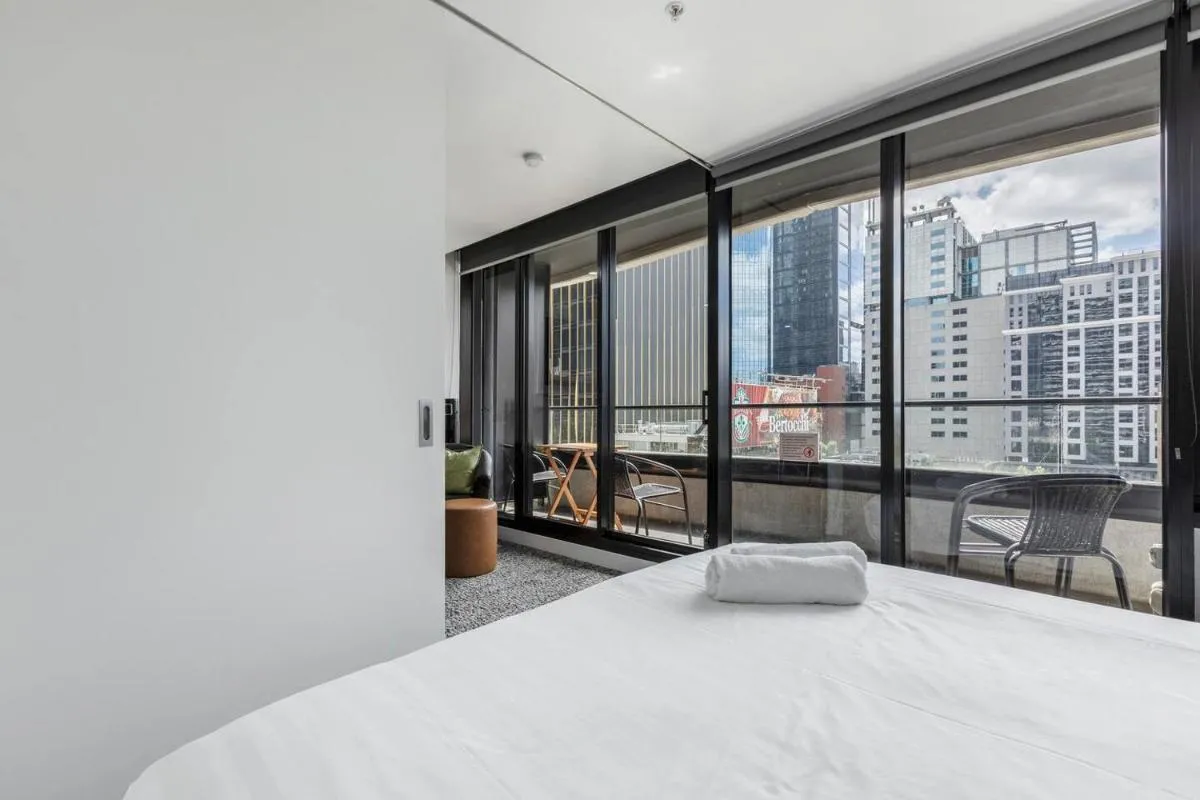 Image 1 of Katherine Place – Modern and Central Balcony Pad