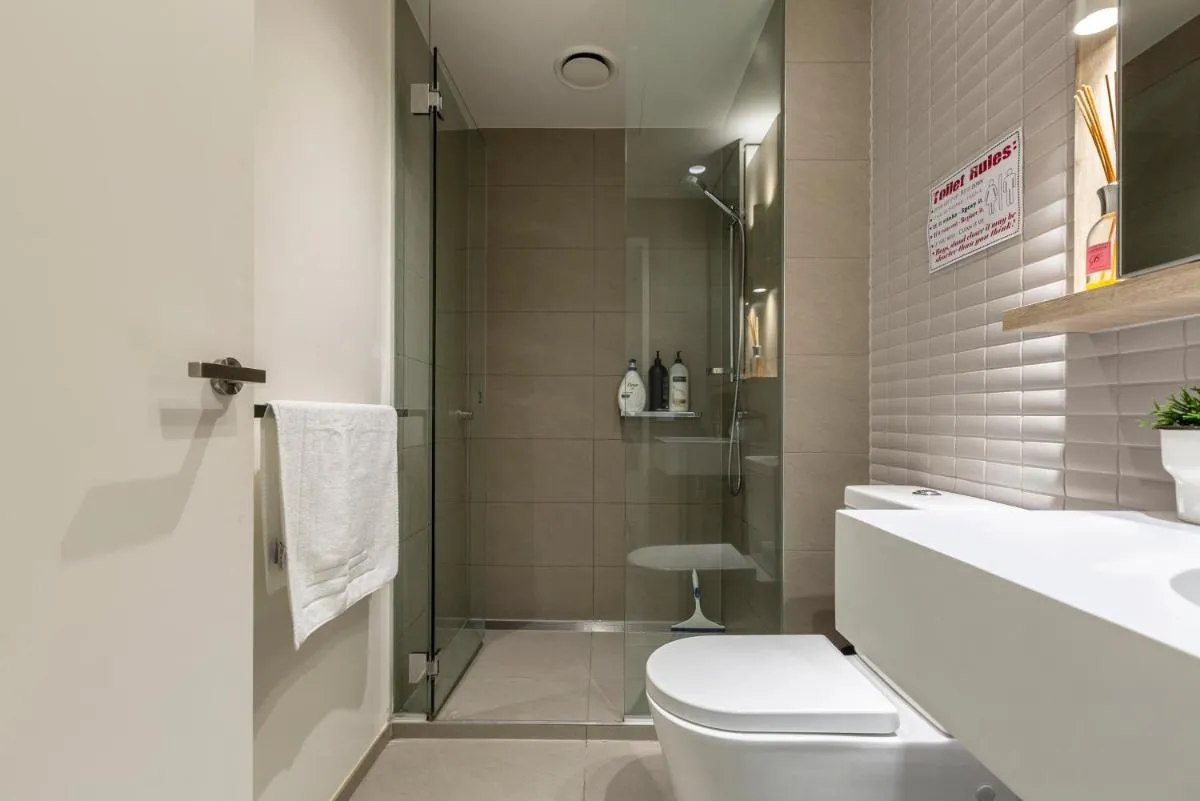Image 2 of LUXURIOUS RIVERSIDE RESORT STYLE APARTMENT☆POOL☆SPA☆GYM☆ROOFTOP WITH CITY VIEWS