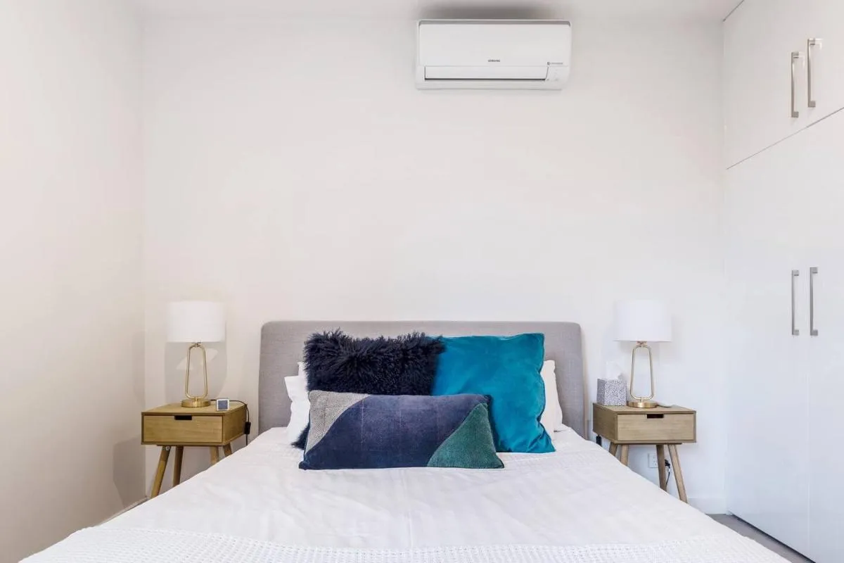 Image 1 of Laneway Leisure – Leafy Delight in the Heart of Fitzroy