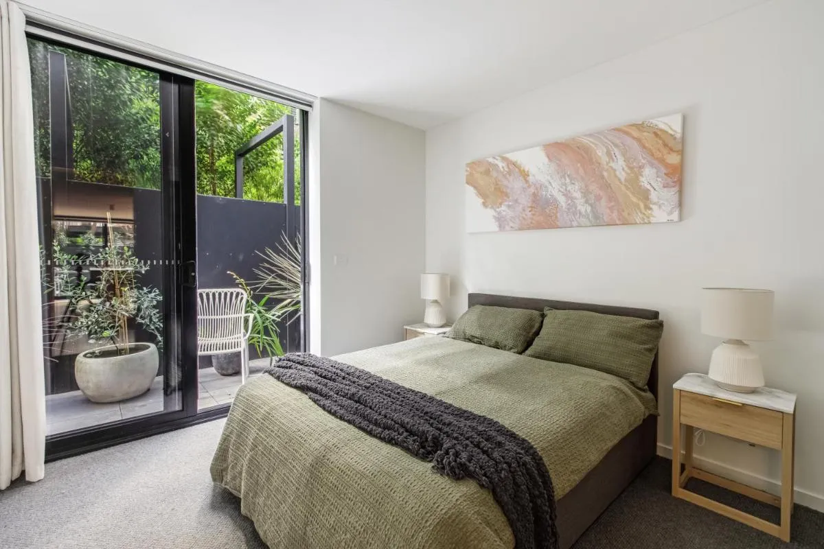 Image 1 of Large Central Prahran Retreat