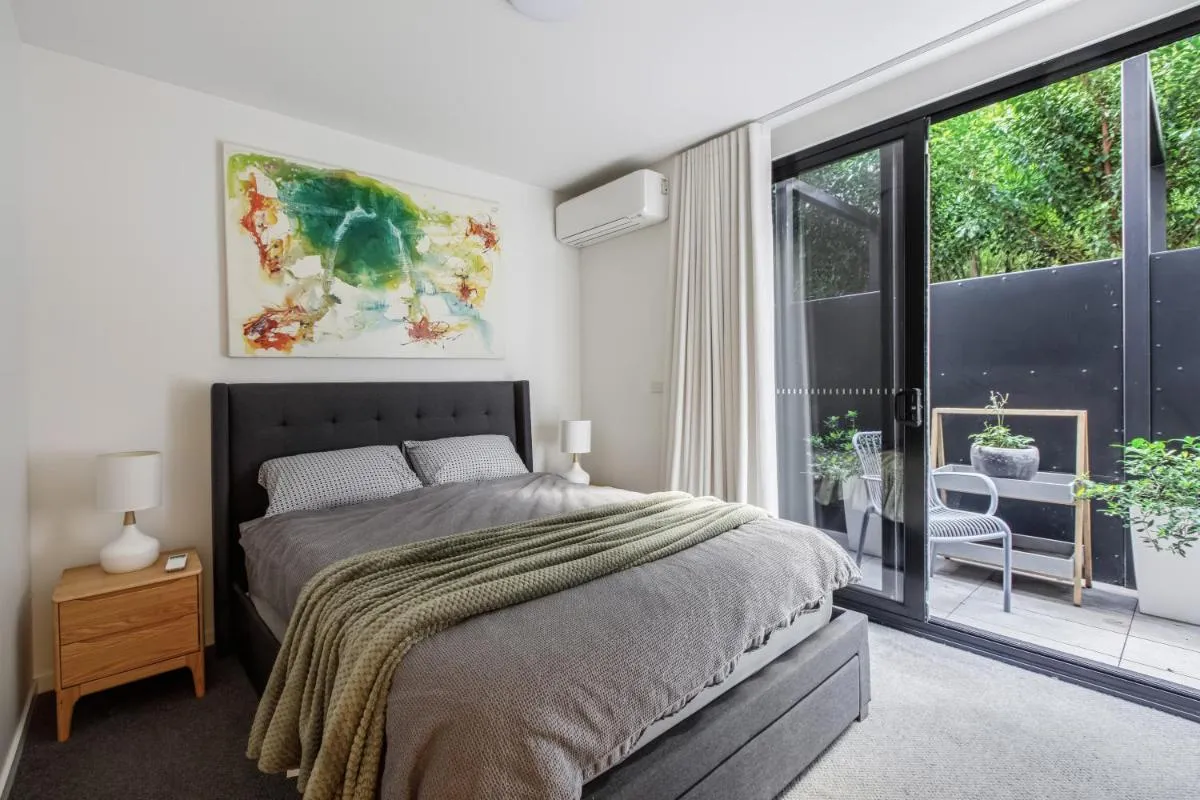 Image 6 of Large Central Prahran Retreat