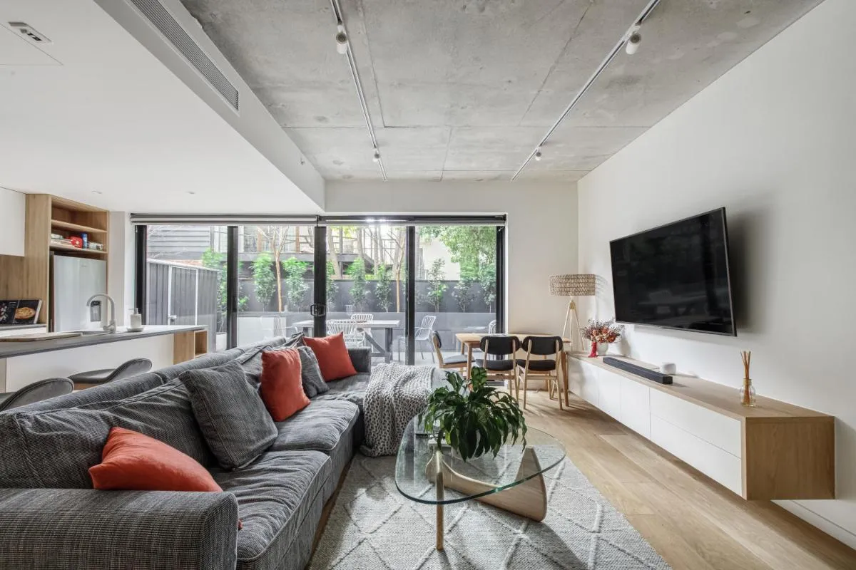 Image 4 of Large Central Prahran Retreat