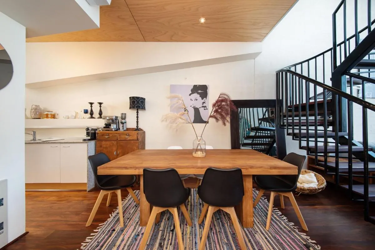 Image 4 of Loft Living Close to the MCG