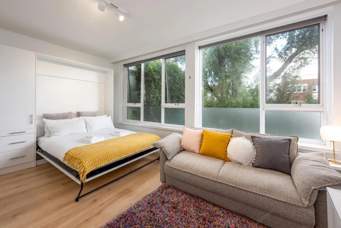 Image of Lovely Studio with Free Parking in East Melbourne!