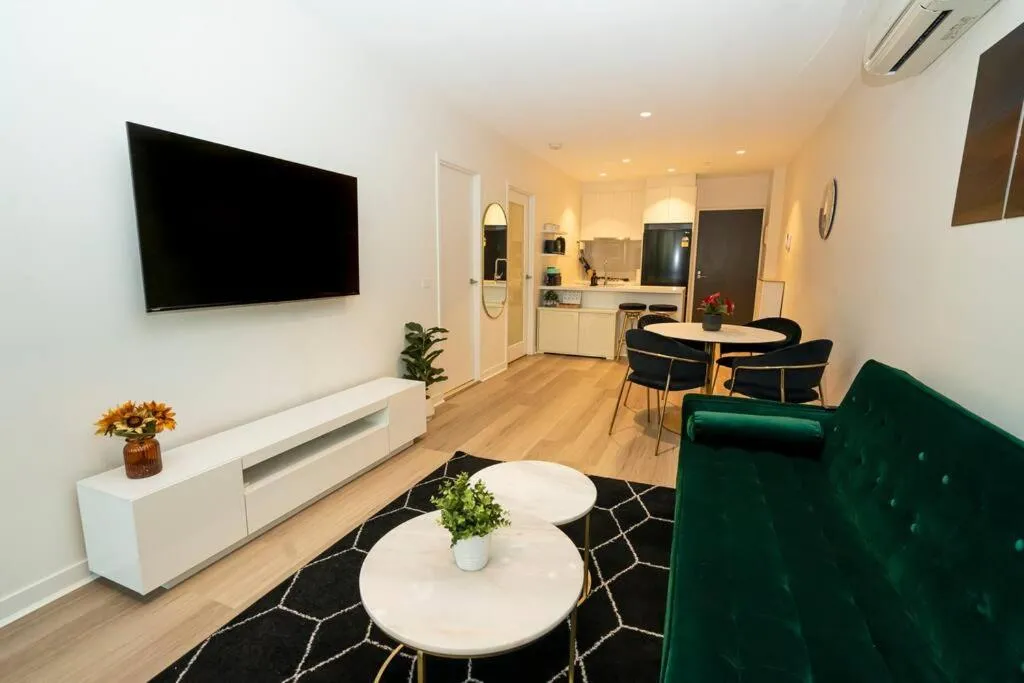 Image of Luxe Haven – 42nd Floor Panoramic City Views