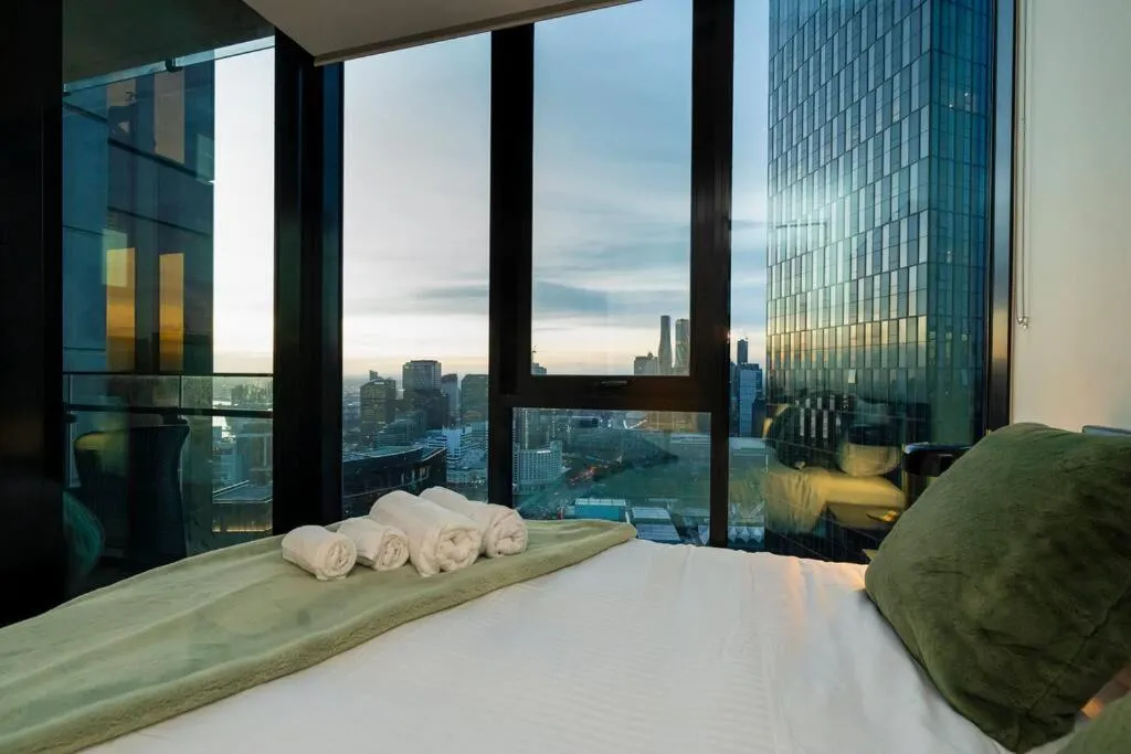 Image 1 of Luxe Haven – 42nd Floor Panoramic City Views
