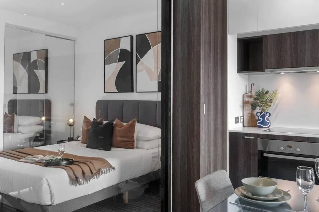 Image 6 of Luxurious Fitzroy Street Getaway