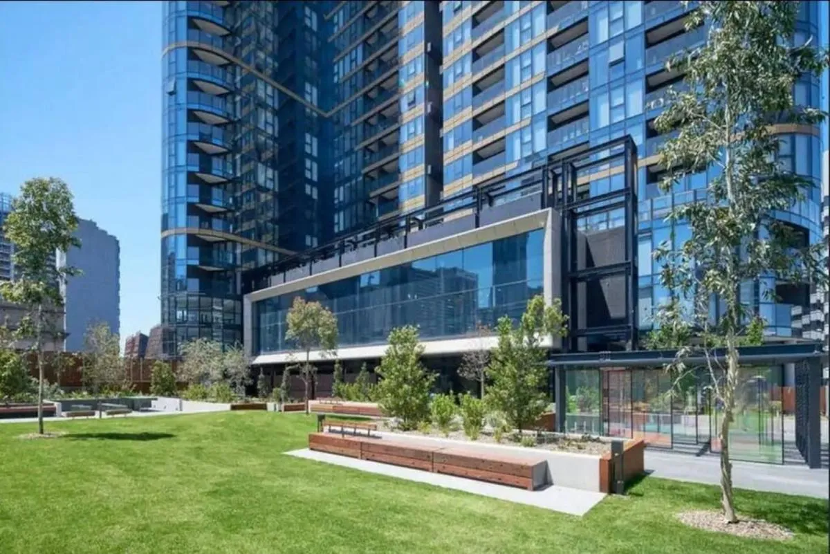 Image 6 of Luxury 2BR wCity view near Yara River and Crown