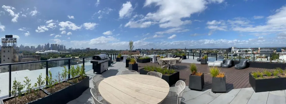 Image 1 of Luxury African themed apartment☆10min to MCG & Swan St☆On-site Parking☆Balcony☆Rooftop deck☆Gym☆