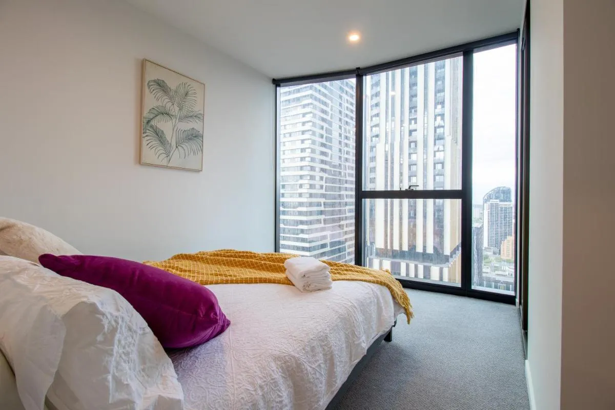 Image 1 of Luxury CBD Skyline View