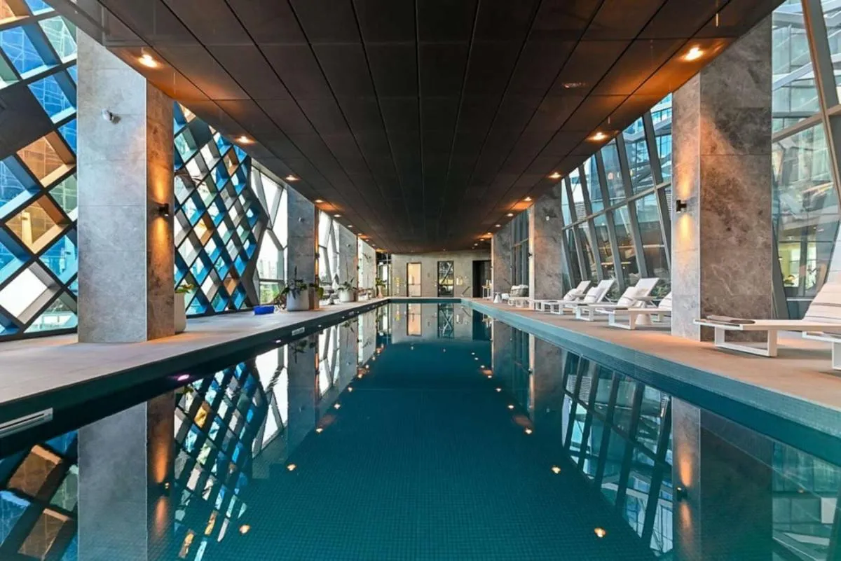Image 3 of Luxury CBD Skyline View Apartment LV58