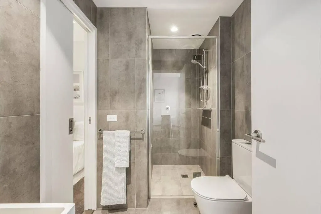 Image 2 of Luxury Southbank apartment