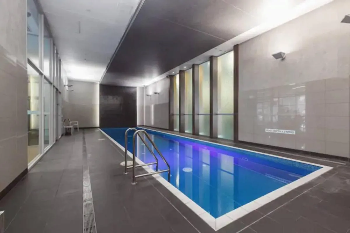 Image 3 of ‘Mainpoint 25th’ Sky-high and Central with Pool
