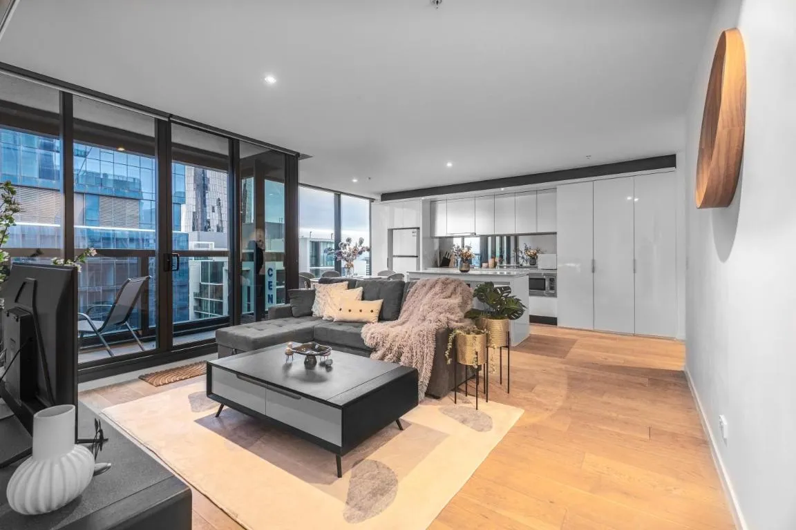 Image of Manhattan Stadium View 3br2ba Free Parking