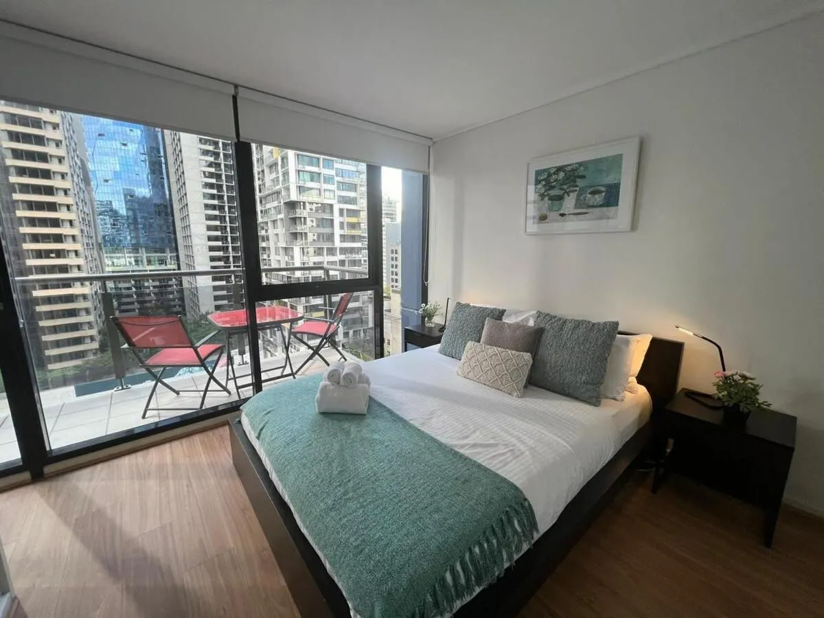 Image 1 of Melbourne CBD Apt With A C Balcony & Pool