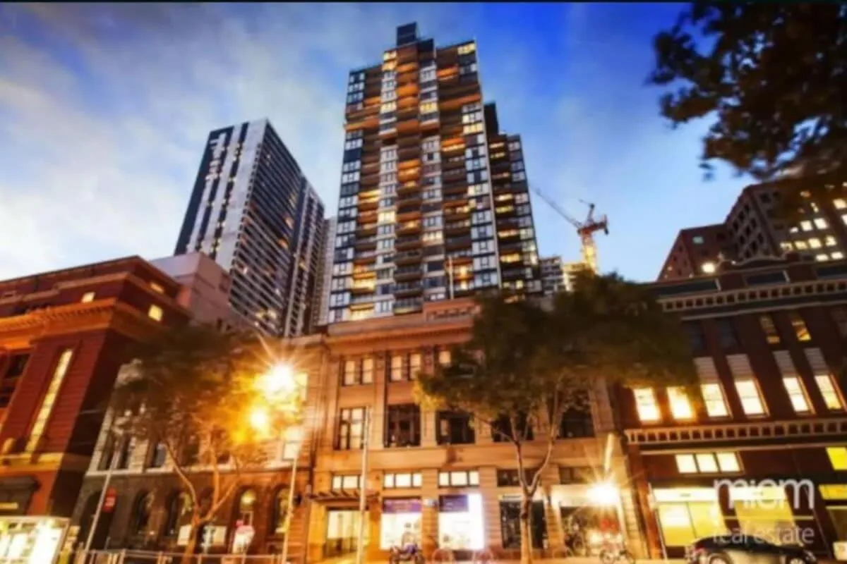 Image 6 of Melbourne CBD Apt With A C Balcony & Pool