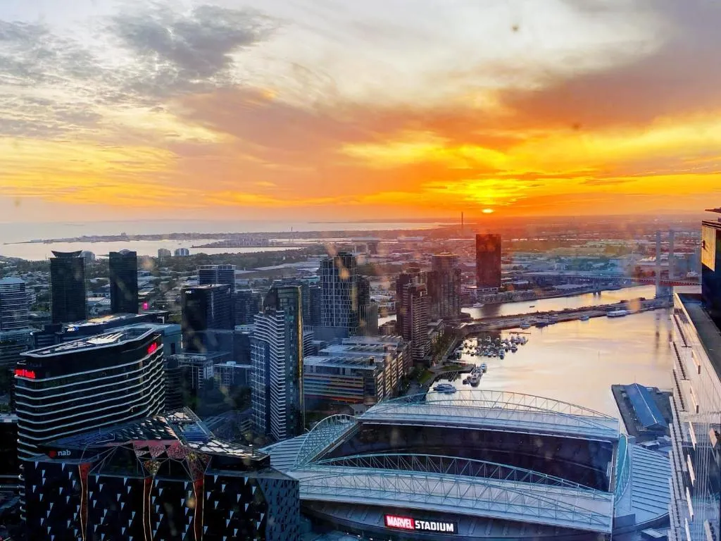 Image of Melbourne CBD Apt with Free Car Park Ocean View