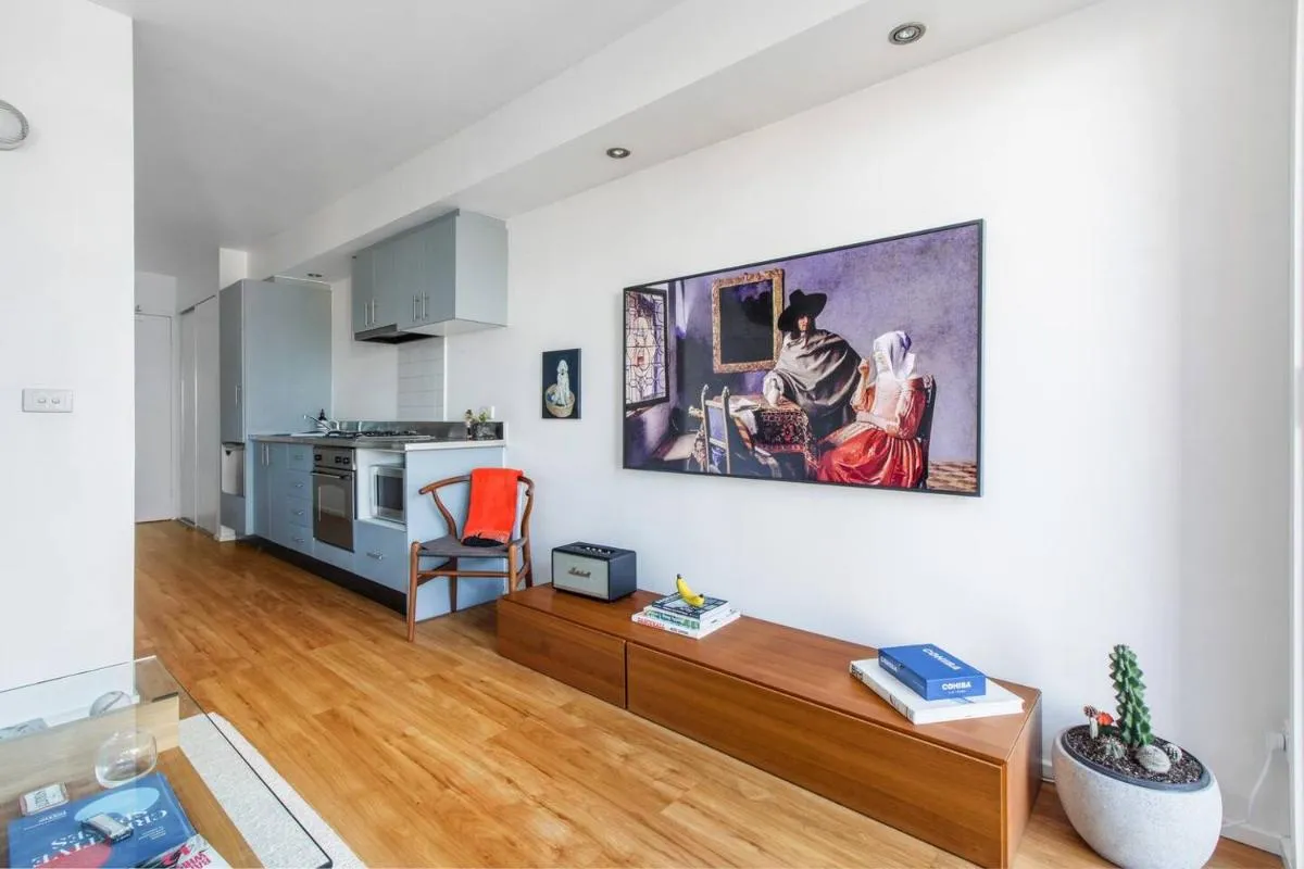 Image 3 of ‘Melbourne Chic on Russell’ Cosy City Living