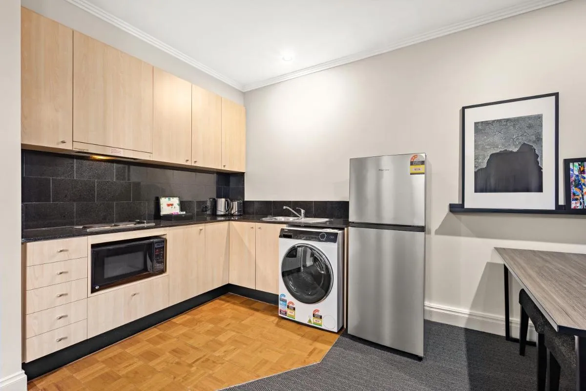 Image 2 of Melbourne City Suites