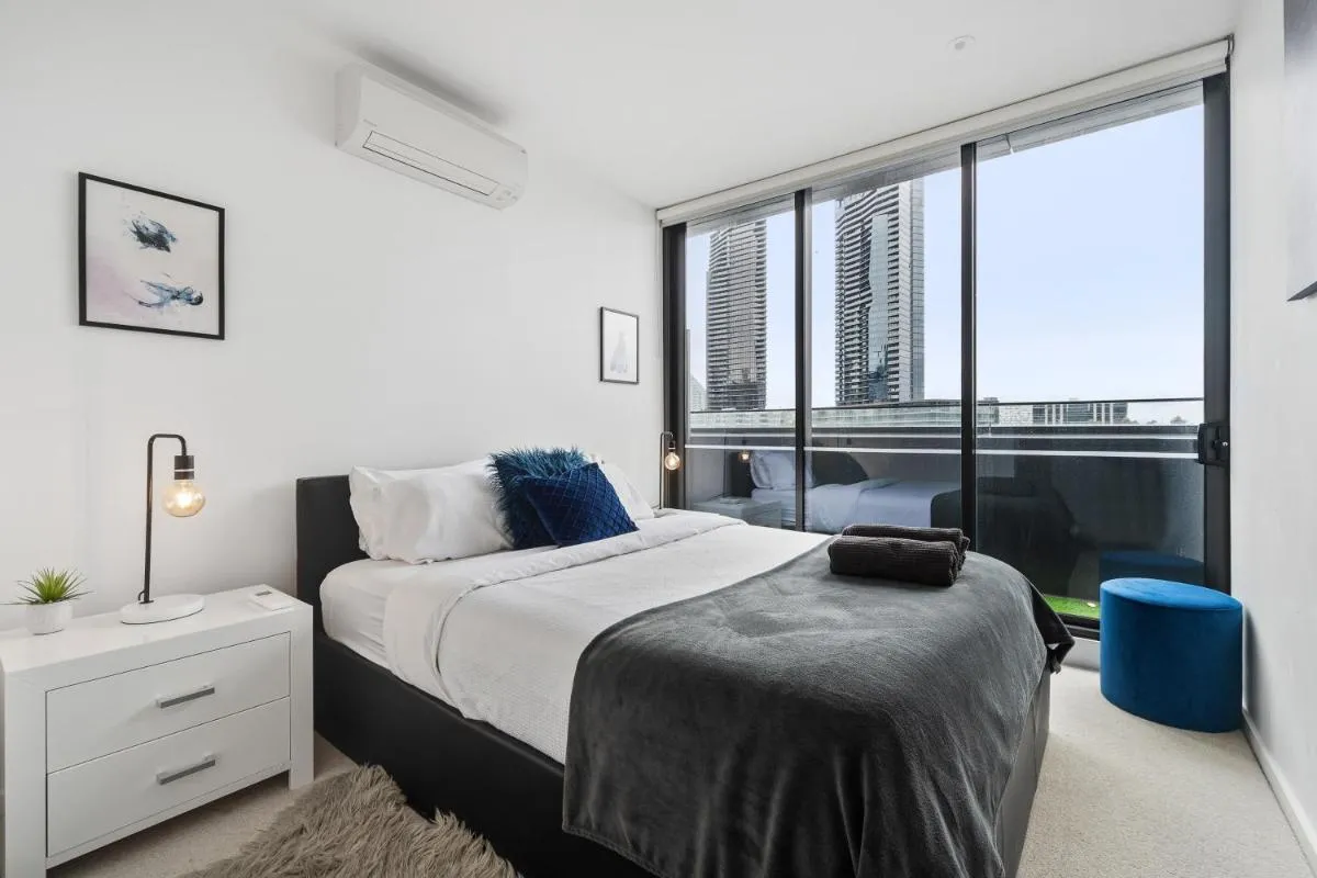 Image 1 of Melbourne Docklands Riverside Views
