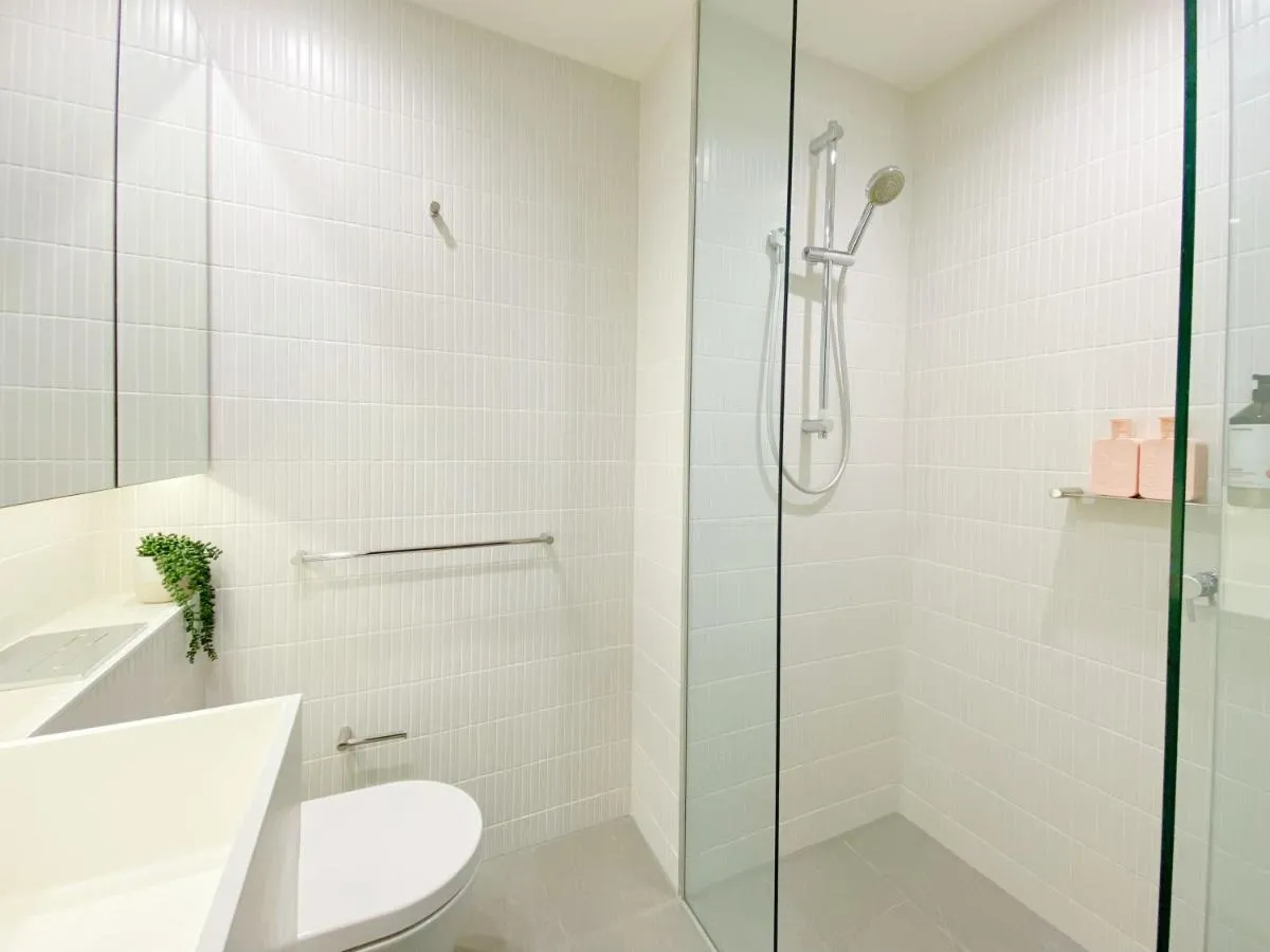 Image 2 of Melbourne Luxury Apartment Steps away from Crown